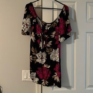 Super cute billabong dress